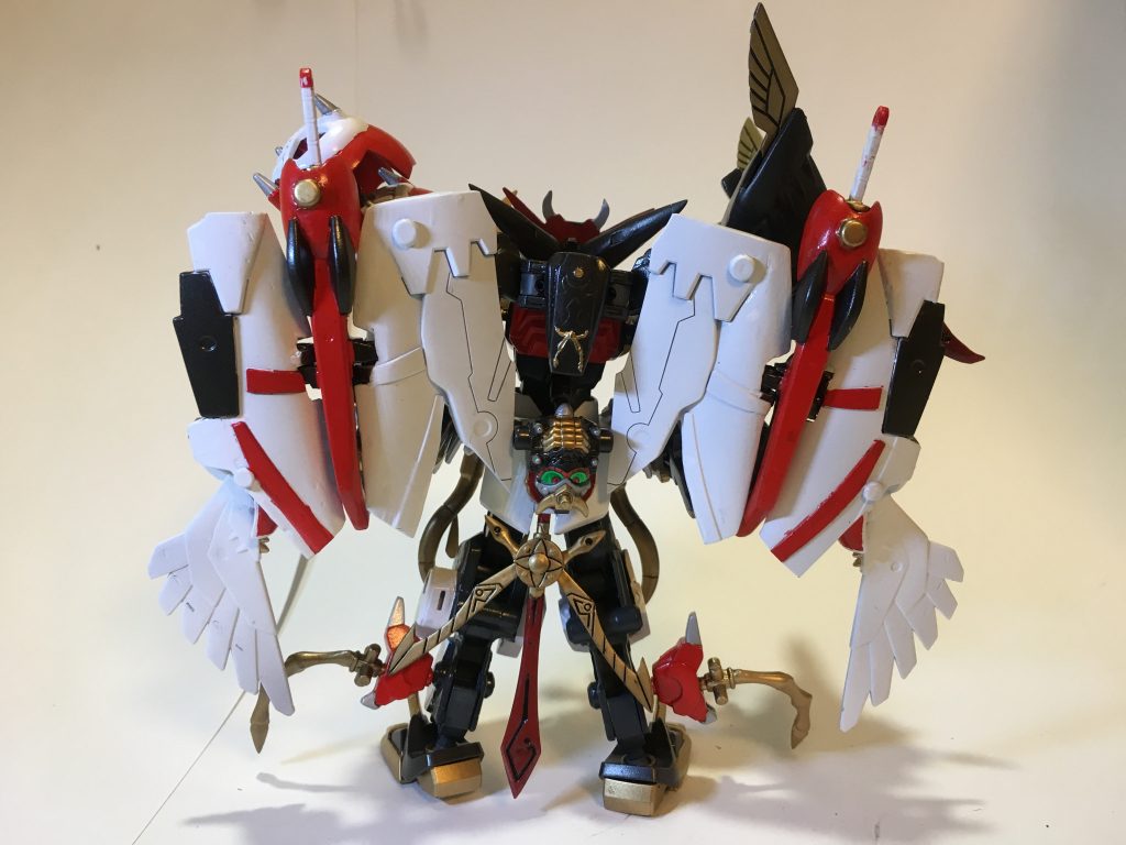 超覇道魔星大将軍 後面
上半身にパーツを詰め過ぎたので
自立するのが精一杯…