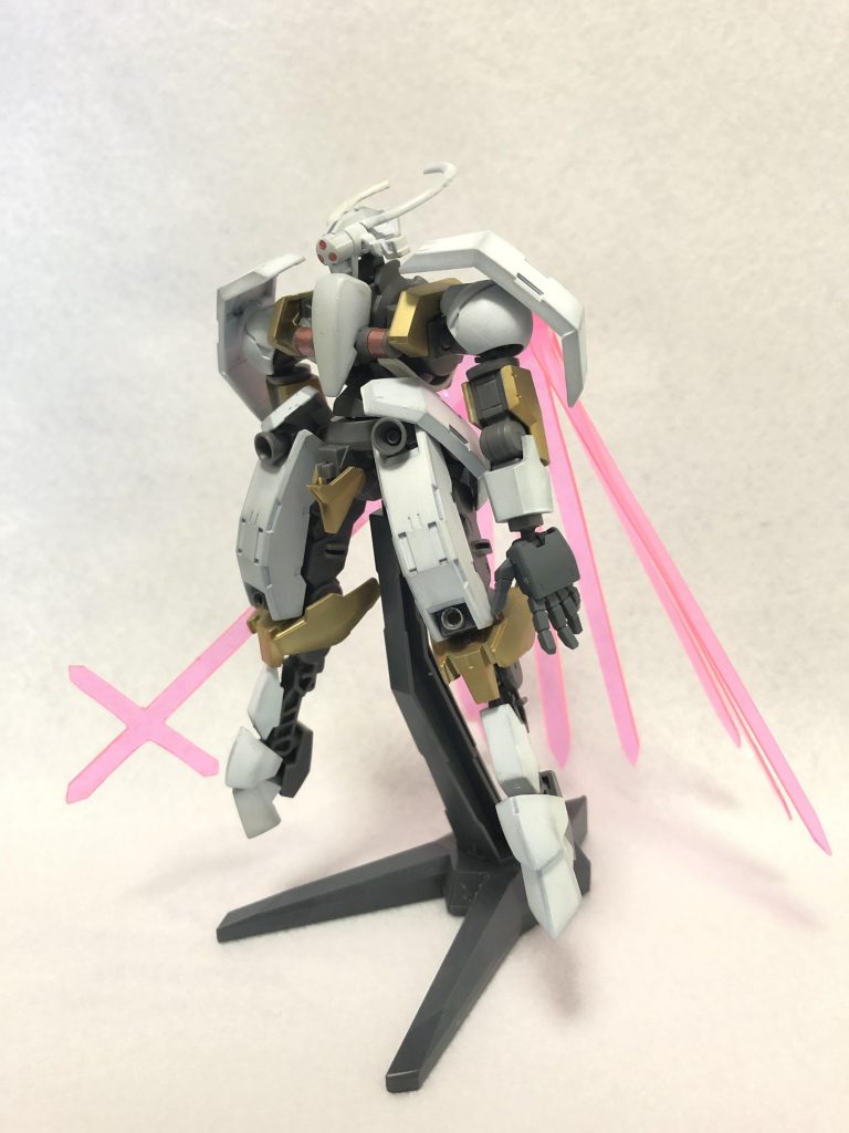 みんなのトラウマ初代のポーズ。理解不能な怖さがありましたね。