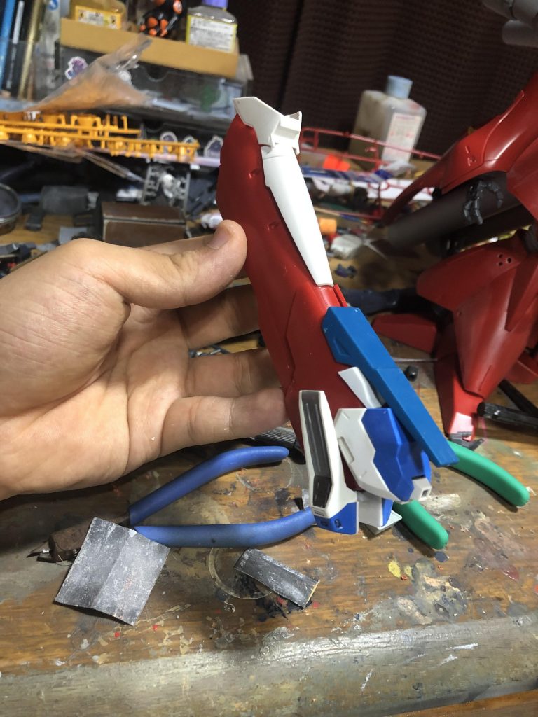 股のパーツをミキシングしてディテールアップ。