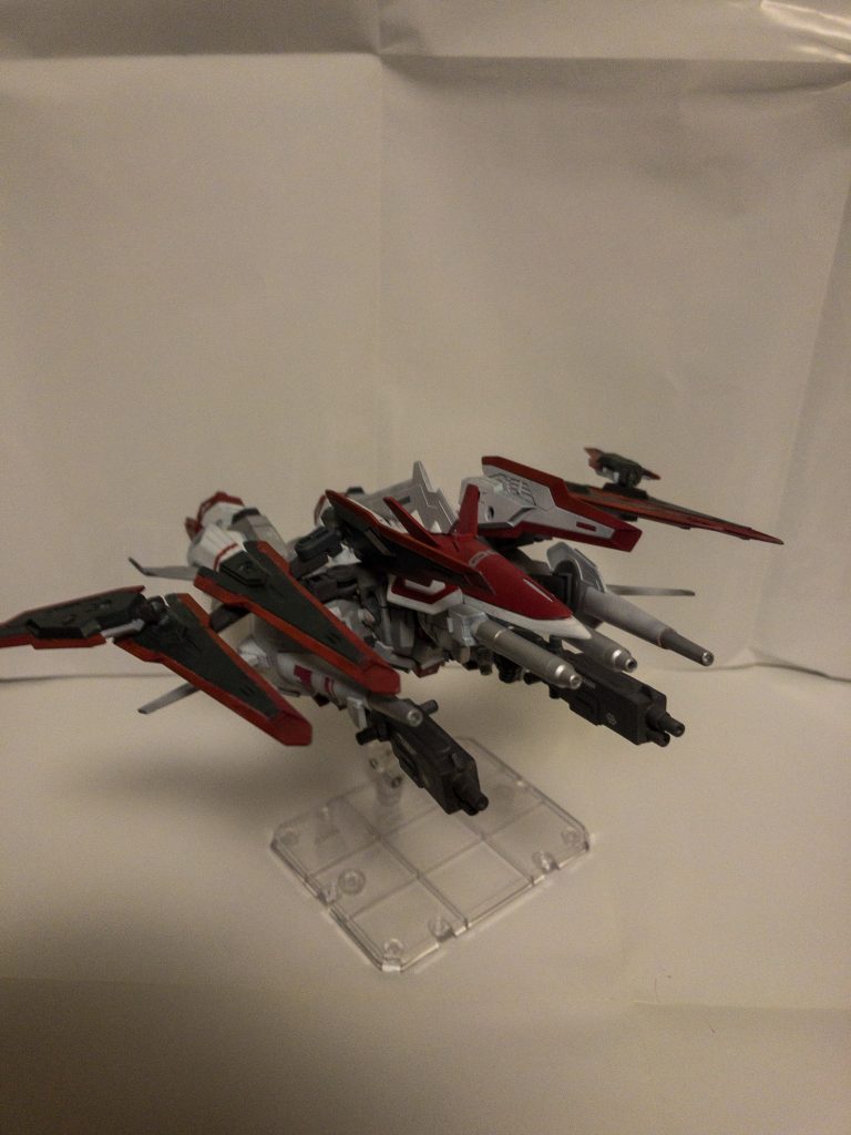 ## 可変!
スクランブルガンダムをΖガンダムに寄せる改造ではあるが変形は*どう見てもバード形態*である。
またこの形態でも前面に火力が集中するため高速移動しながら最大火力を叩きこめる。