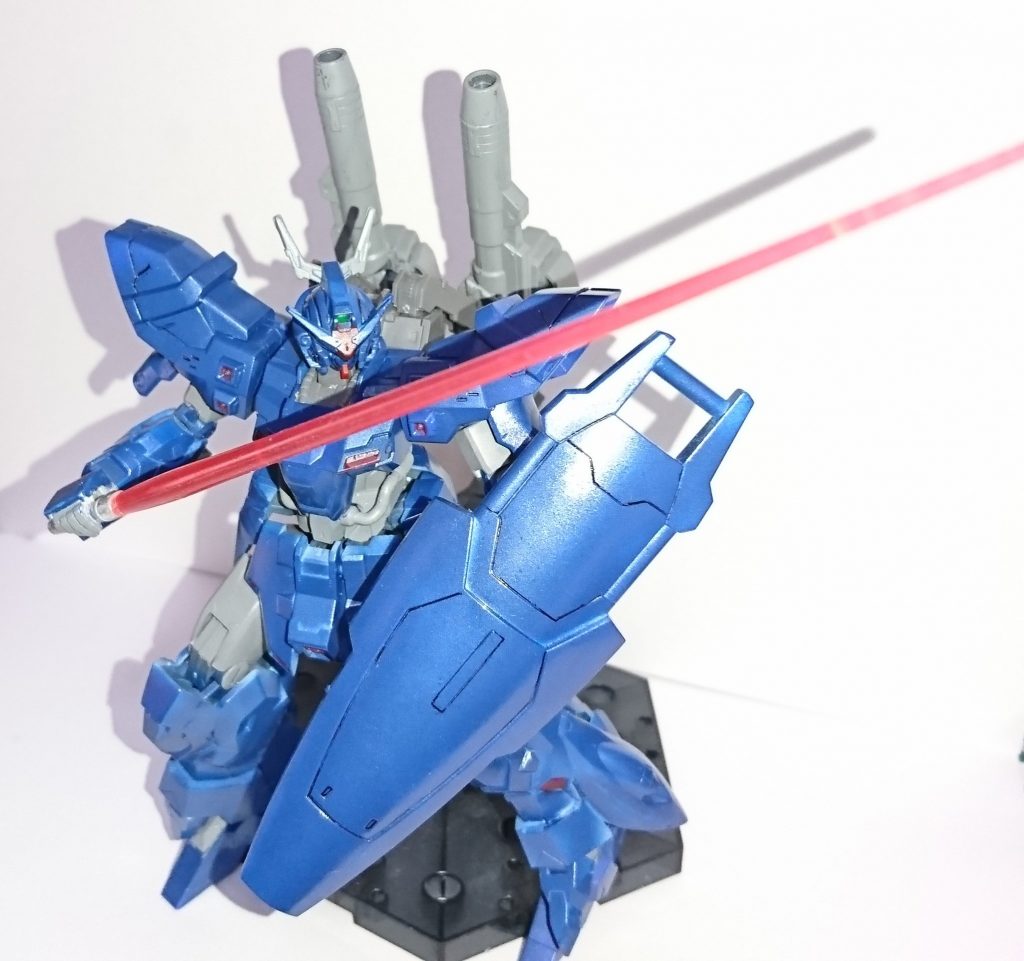 サーベルはいつものＭＧ用刃　最近のＨＧは少し長いのがつくようになりましたが昔のはなんか短い気がしてＭＧのビーム刃を部品注文してつけるようになりました　