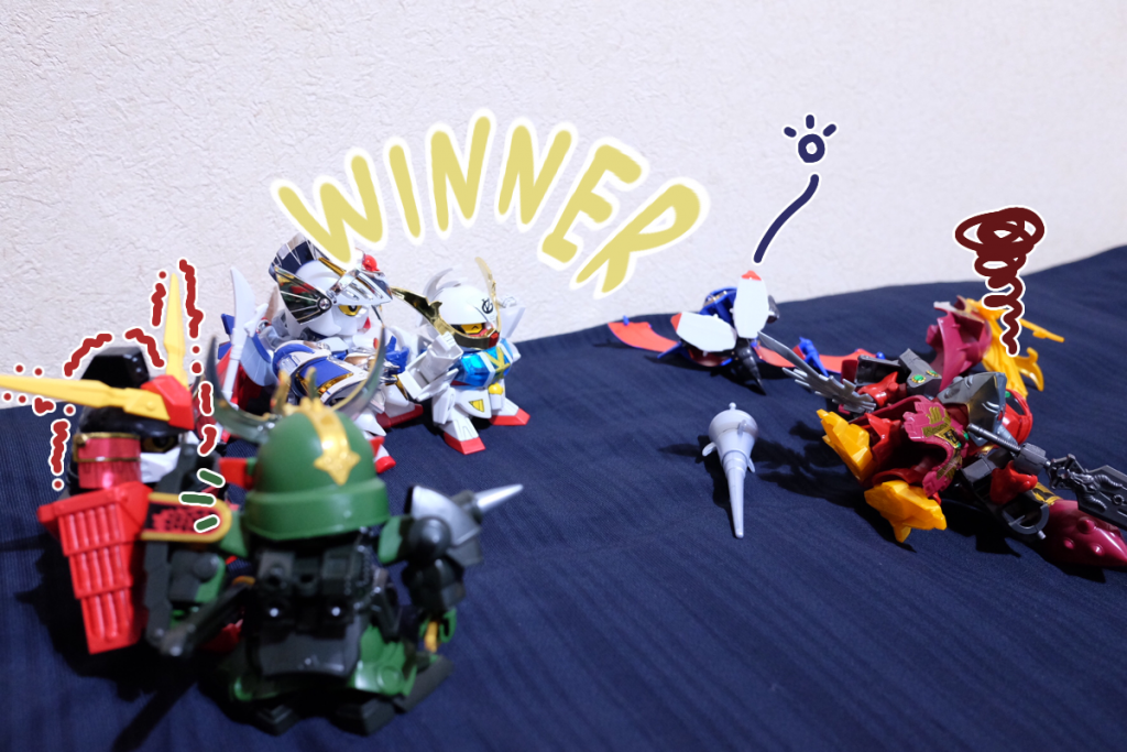 武者∀:*やったー!  ぼくの勝ちー!*
騎士:*素晴らしい蹴り技だったぞ!  さすがだな、武者∀!*
烈火:え……武者∀ってあんな強いんでござるか?
殺駆:知らなかったのか?  私も前に後頭部を蹴られたぞ。兜がなければ即死だった