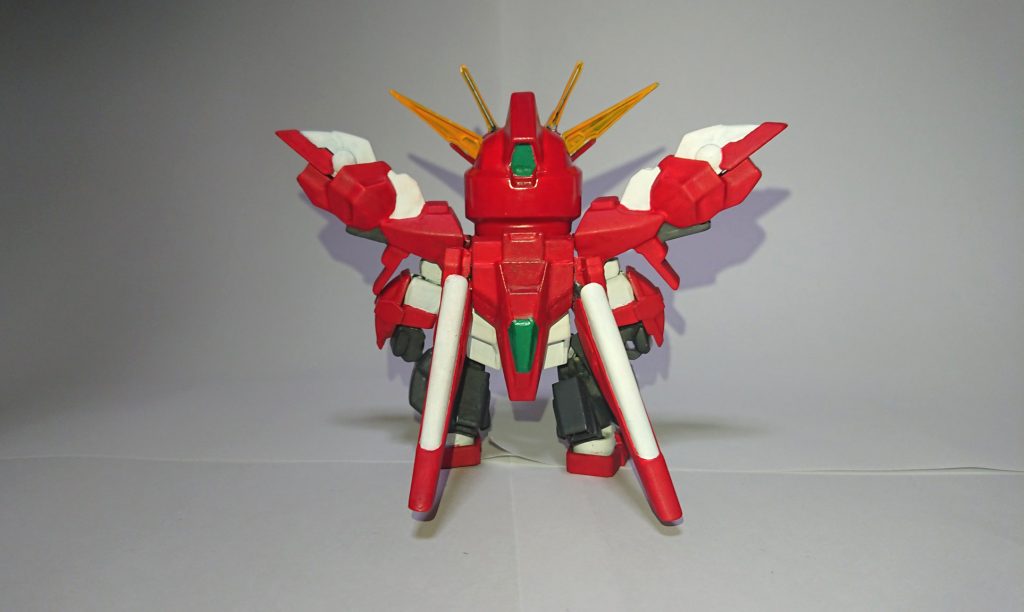 バックショット。ギミックはないけど合体してそう感が出ていれば