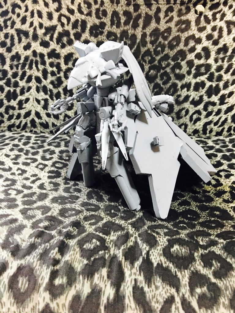 ラング部分はプラ板スクラッチ。
髪の毛はノーベルガンダム。
その他、ジャンクパーツ。