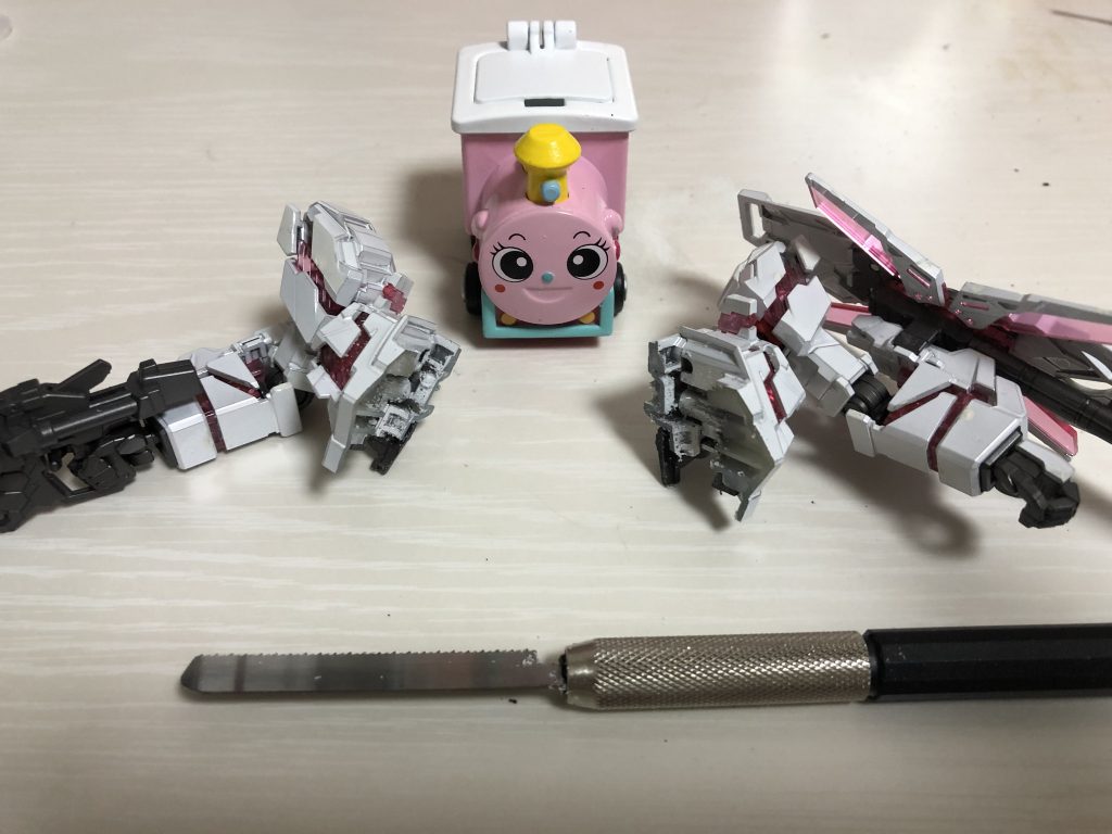 胴体は慎重に真っ二つにします。均等に切り分けるのに神経使います。