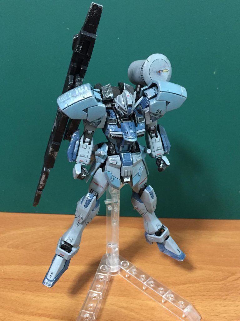 機動力増加の為、肩に追加装備。
ただし緊急回避の際に出力の高さが原因となり、パイロットの技量次第では機体が吹っ飛ぶ可能性がある。
…とても扱い辛い。

肩内部に磁石を仕込んでいるため、着脱可能です。