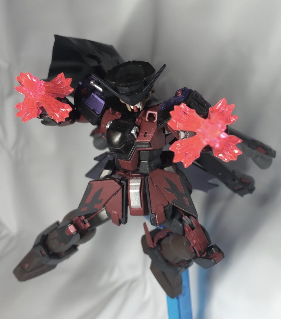 ネメシスナックル
腕部のプロテクターを展開させビームを発生させて攻撃する