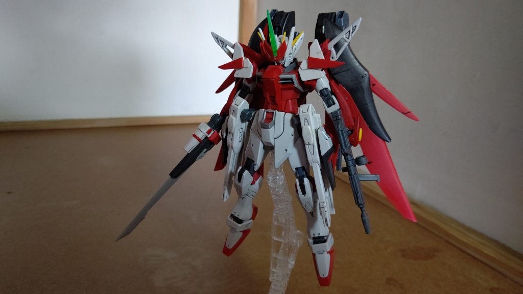 □前面
腰部の砲はスタービルドストライクのもの
右手のソードライフルは以前のストライクのものそのまま流用