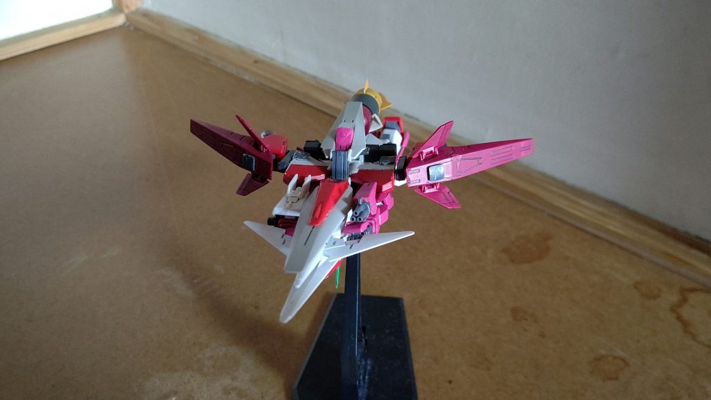 □可変前面
ガトリング砲とシールドが前面にきて以前より変形時の武装が少し増えました