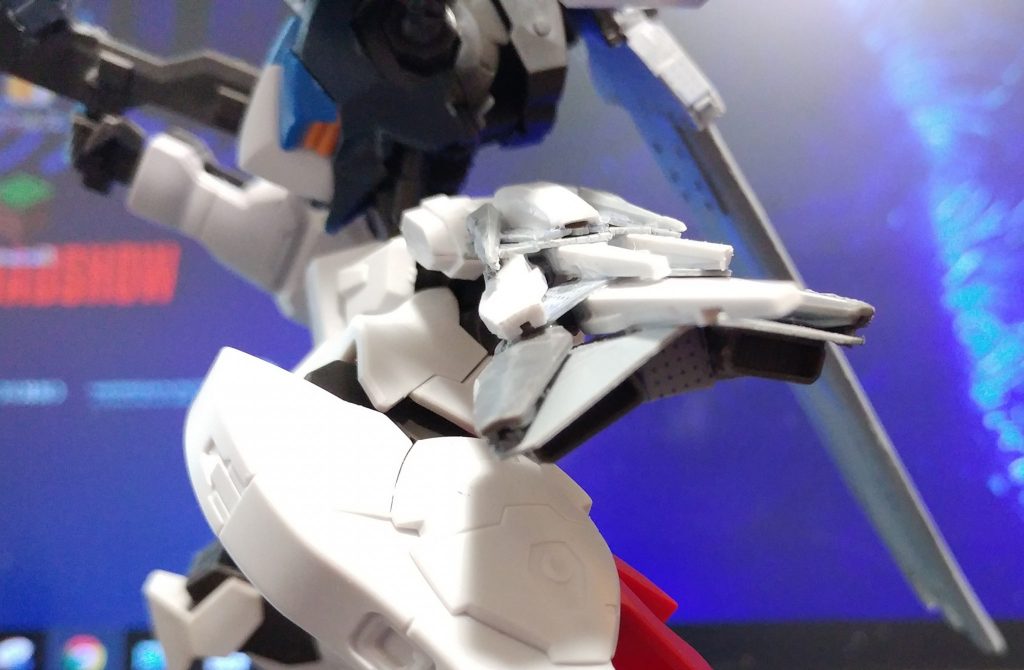 腰鎧はスラスターバーニアという解釈で作りました。