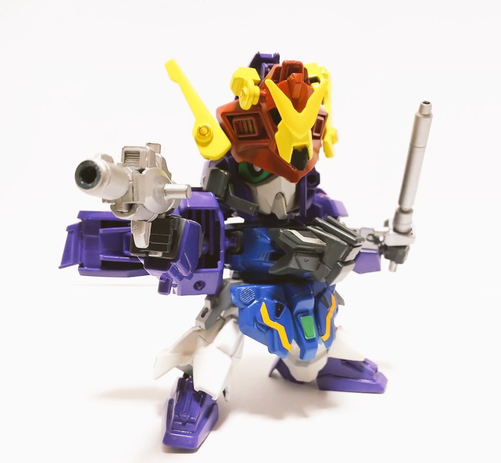 キャプテンライトニングガンダム
新たなガンダムフォースの頼れるリーダーだ!
BB戦士のライトニングガンダムが元です
武器は小型ライフルと電磁警棒を装備