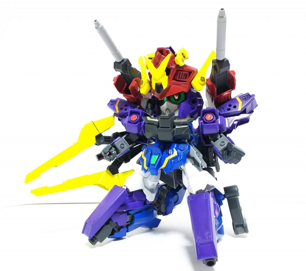 パワースタッグとの合体形態、パワードライトニングガンダム
スタッグ本体が下半身の強化装甲になります
ホバーで地上を高速移動し、スタッグクローで戦うぞ!