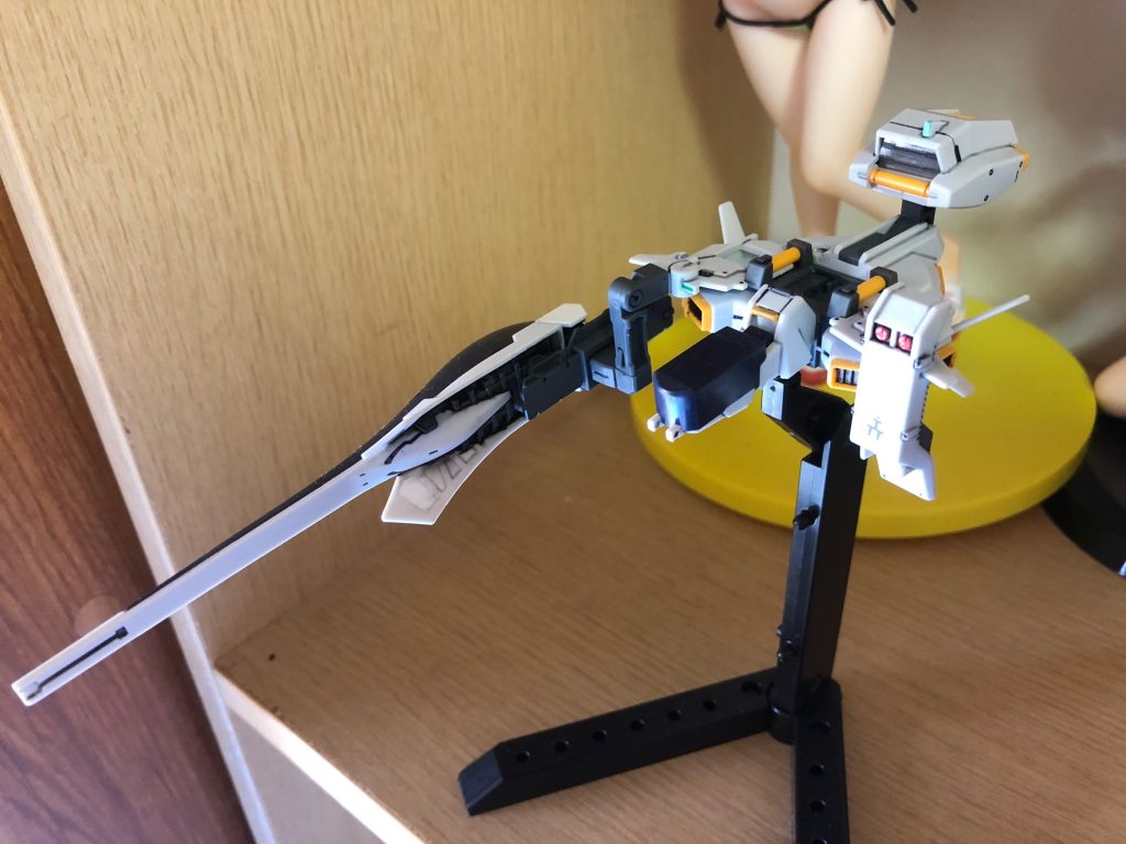 すべての現況(笑)　「プリムローズ」。改造、というほどではないですが、バーニアブロックをヘイズル改のものと交換してあります。差し替えて遊ぶ都合で白のパーツがＫＰＳ製なので少し違和感がありました。