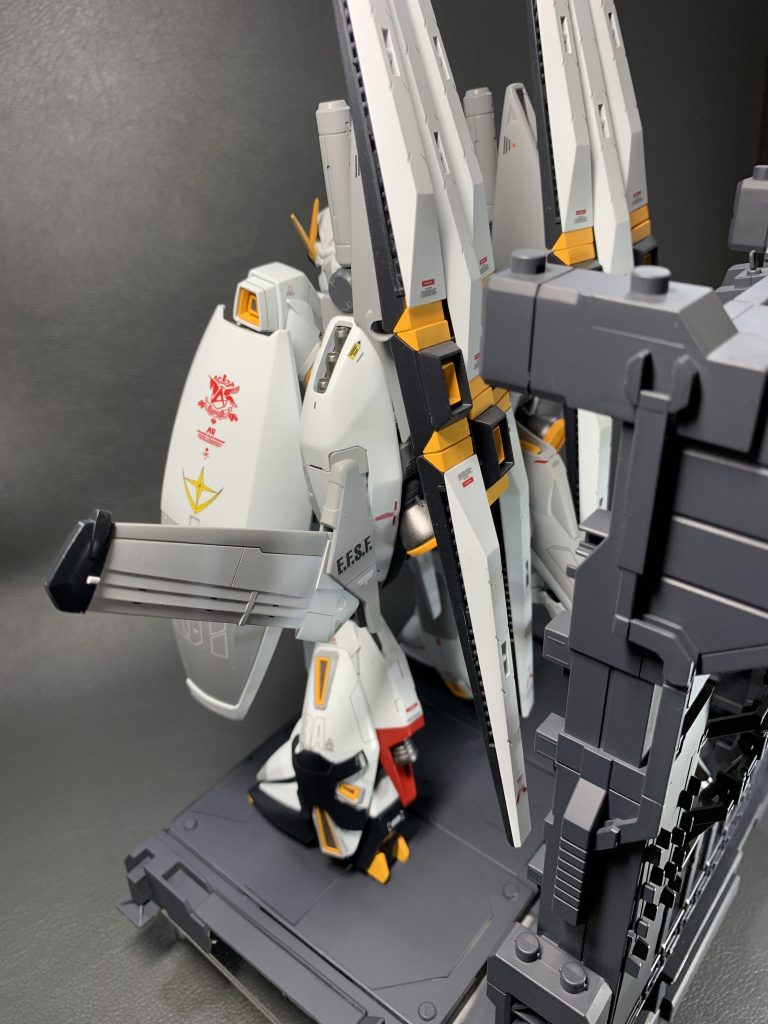 バックショット、前進翼の方が個人的に好きなので翼長を詰めて上に大きく曲げてます