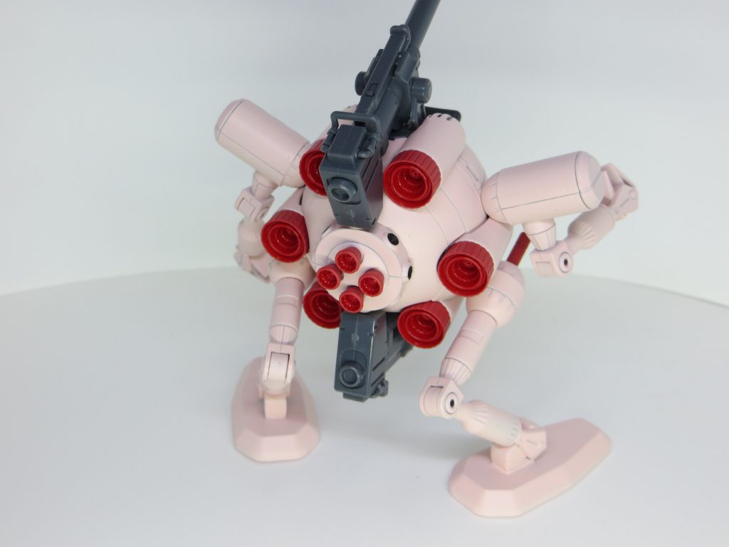 後ろには自慢の10連ブースター。ボールの3倍速い！スピードなら誰にも負けません。