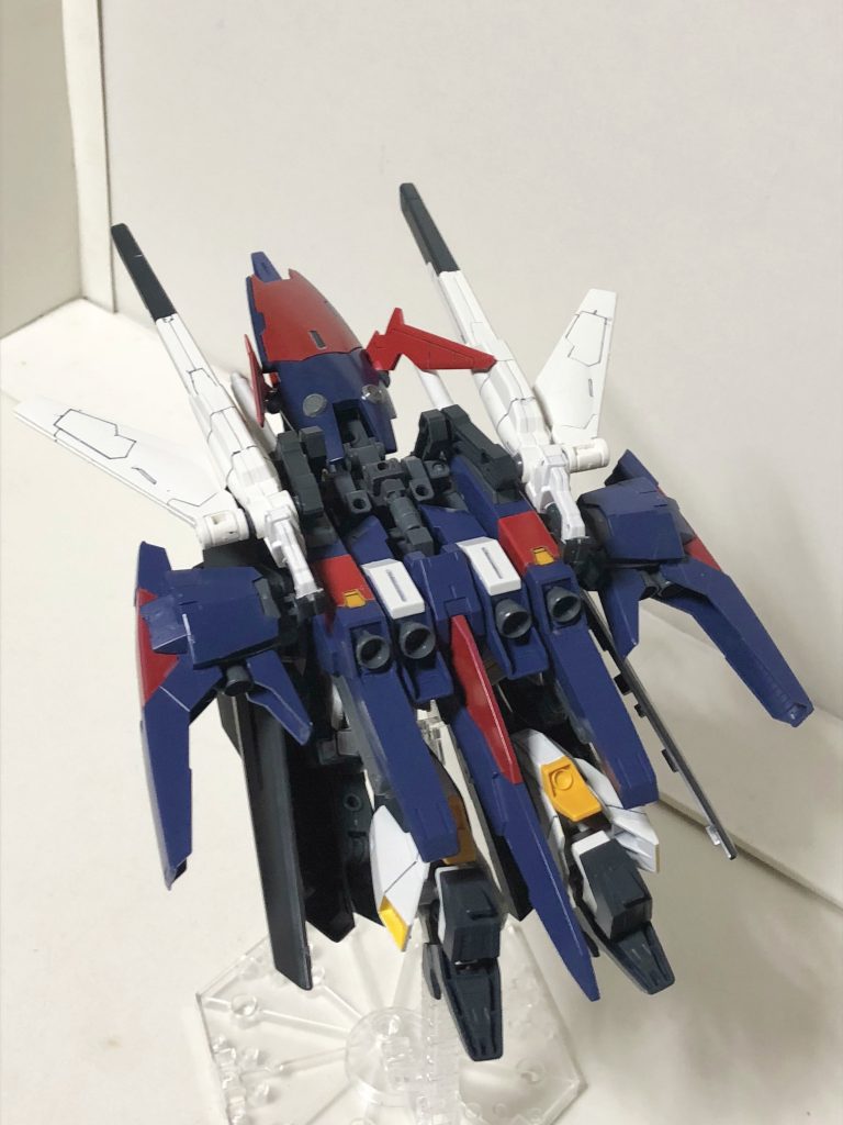 バックショット。

背面から見るとやっぱりリフレクターは前進翼みたいに
しない方がいいかなー…
と思ったのは大半の撮影が終了した後だった。