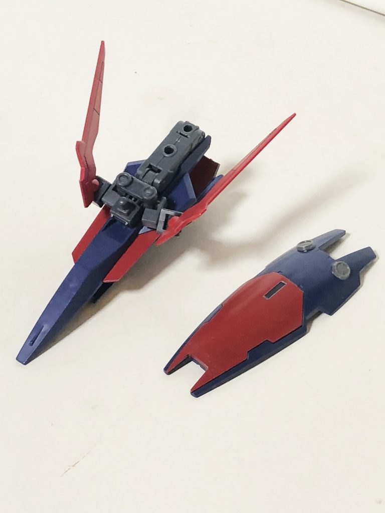 機首部分。４年前のヤツから一番の変更点。

小型・簡略化したほか、
Ｇファルコン臭がなんか足りないと思って付け足した
可動式のカナード翼っぽい何かがある。

その他、制作工程は動画参照…と言いたいが、
何分旧バージョンのもので、細かな変更点が多いのでまぁ参考程度に。