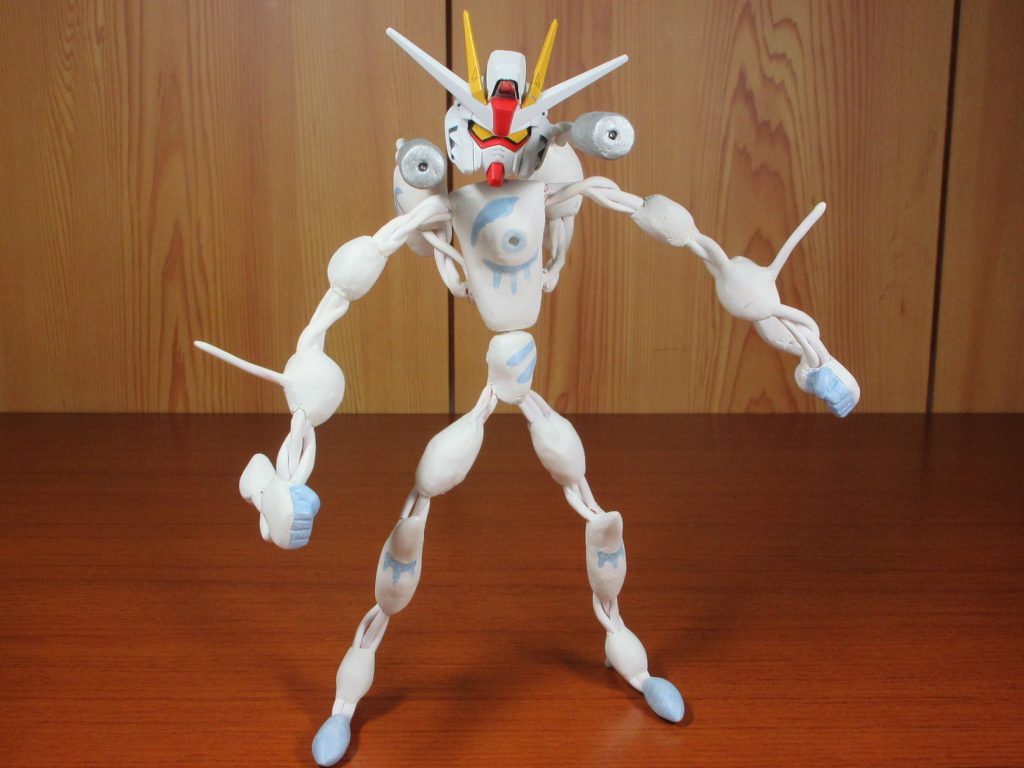 全身像。
高さ約30センチ。
モビルスーツというよりアメコミヒーローじみたシルエット。
ぶっちゃけた話ゴリラです。