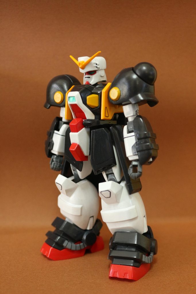 胸と肩の黄橙もなかなか発色してくれなかった…