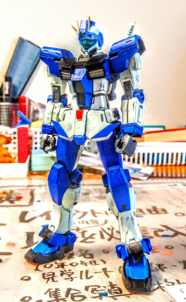 画像加工処理が付いてしまってますがこれ今のローディになる前のジムジムくんです。まだ脚のスラスターも両足の粒子パネルもついてないし、コトブキヤのマギアソードも買ってない頃。あんまり顔がピンとこなかったので没になってしまいました。確かこのときは射撃特化MSにしようとしてたはず…