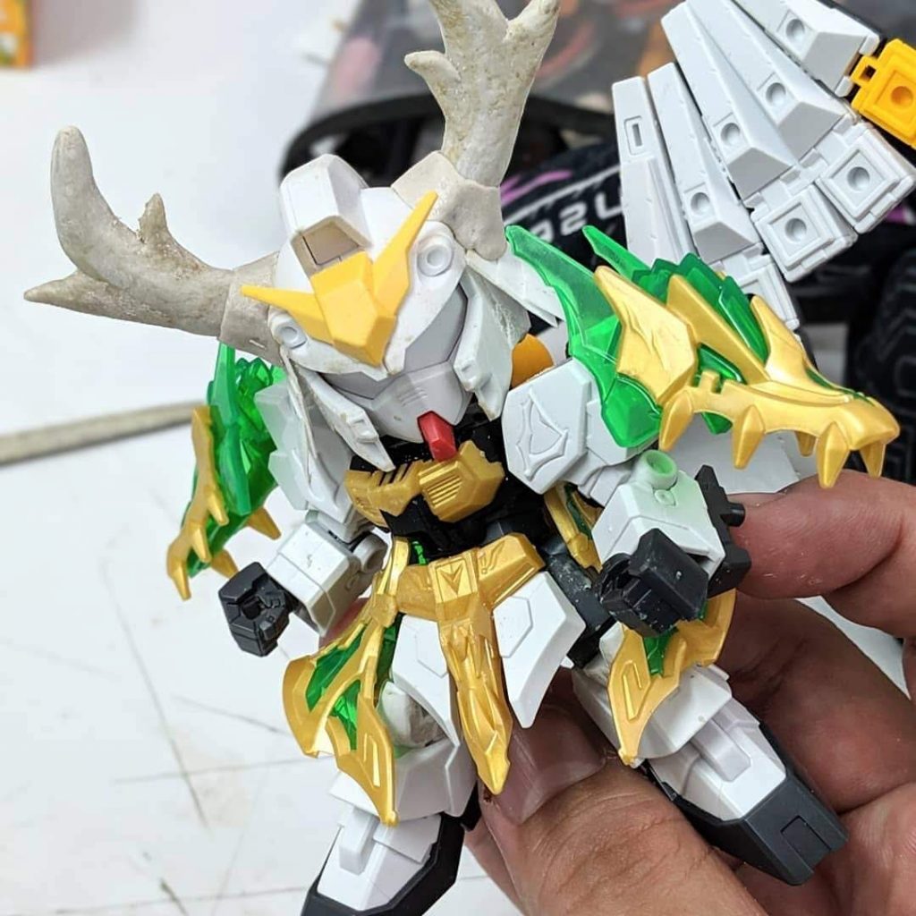 足もBBνに変えて兜をモリモリ。角が開きすぎてる(´・ ・`)