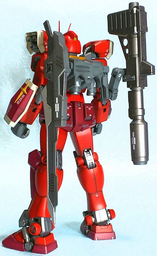 背面より。
「プラモ狂四郎」ver.にはない、組み換え可能な武器がアメイジングver.の魅力。今回は一番ベーシックなものを装着。