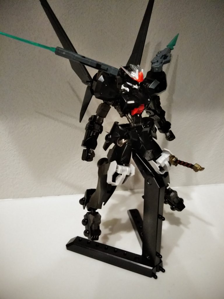 高機動モード
ビーム刃出力調整により
ビーム翼形成が可能