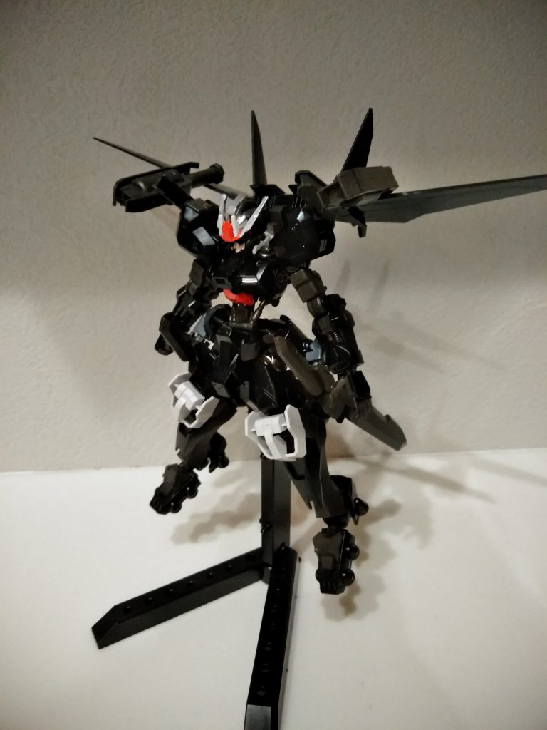 フロント
肩部ブーストカノン×2
ブースター機能をはたし
高機動