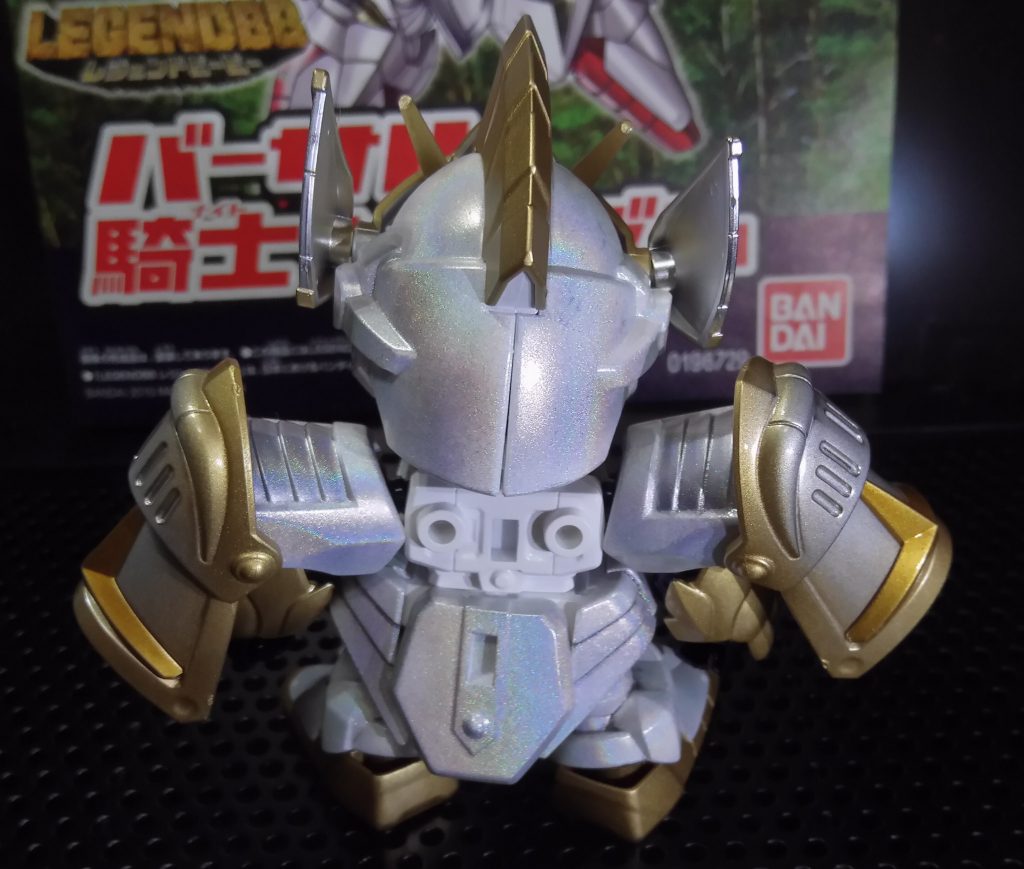 後ろから。ホログラムがうっすら見えてます。