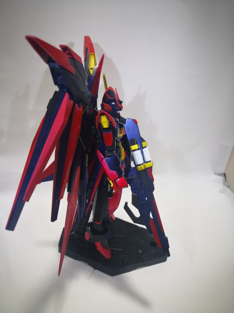 サイドビュー。横から見ると刺々しいですな。