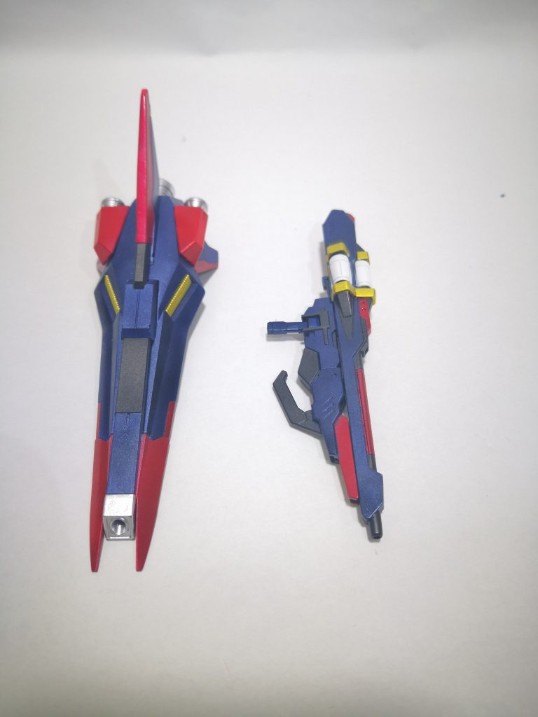 シールドやライフルも、マスキングで細かく塗り分け。マスキング作業に発狂しそうでした(;´Д⊂)