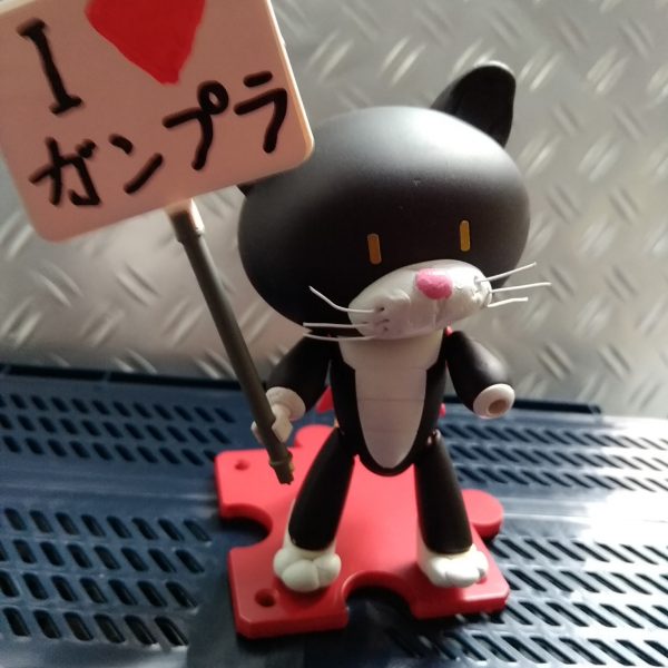 プッチガイ白黒ブチねこ