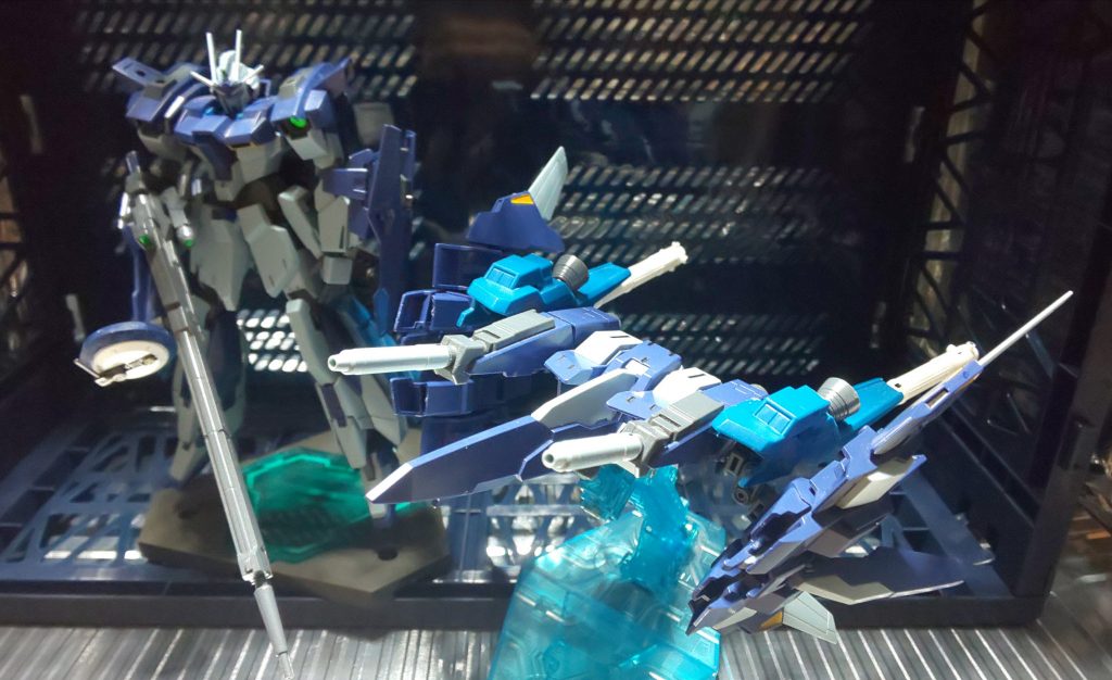 分離形態。
ライトニング本体が後方で狙撃、BWSが周辺を警戒、と言うように状況に応じて様々な作戦行動が可能である。