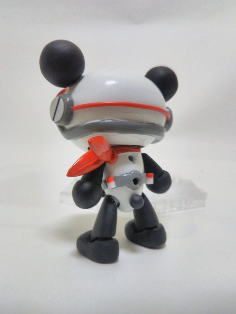 パンダ型ロボニマル、大型戦闘用ロボット「パンダーゼットッガイ」の操縦士。