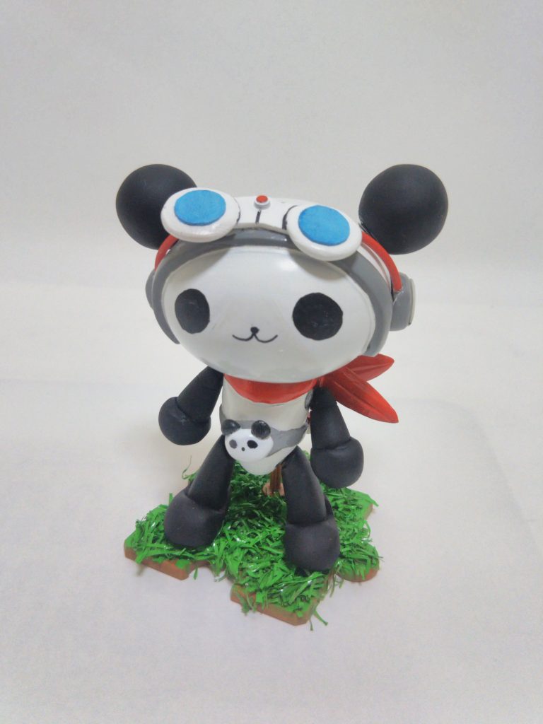 台座は芝生をイメージ