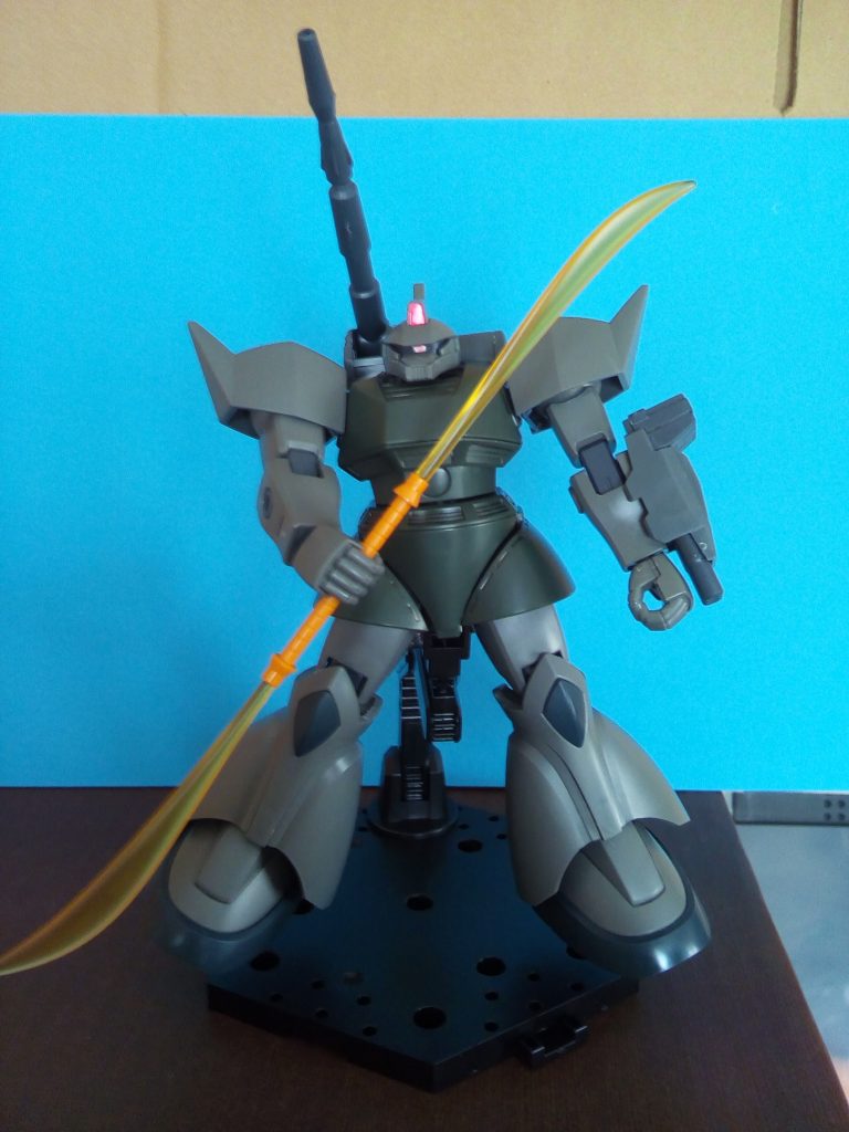 ゲルググと言えばナギナタですね。