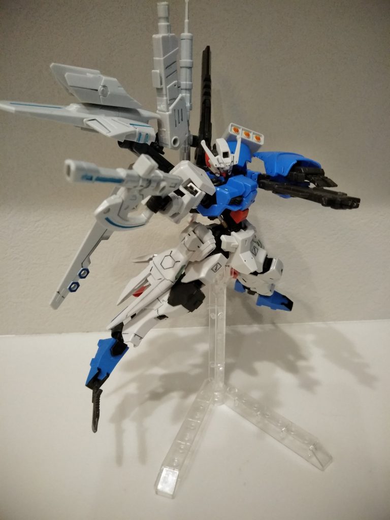 2丁銃でノワールポーズ
つま先にナイフ装着