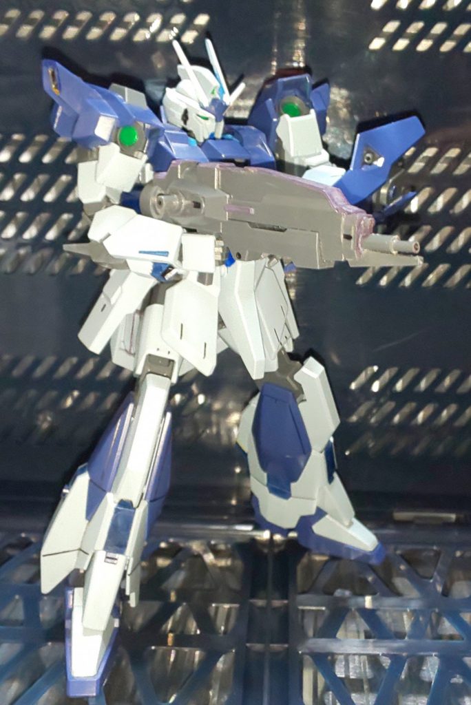 ビームライフルは切り詰めたり、ランナーから銃口を作りショートバレル化。