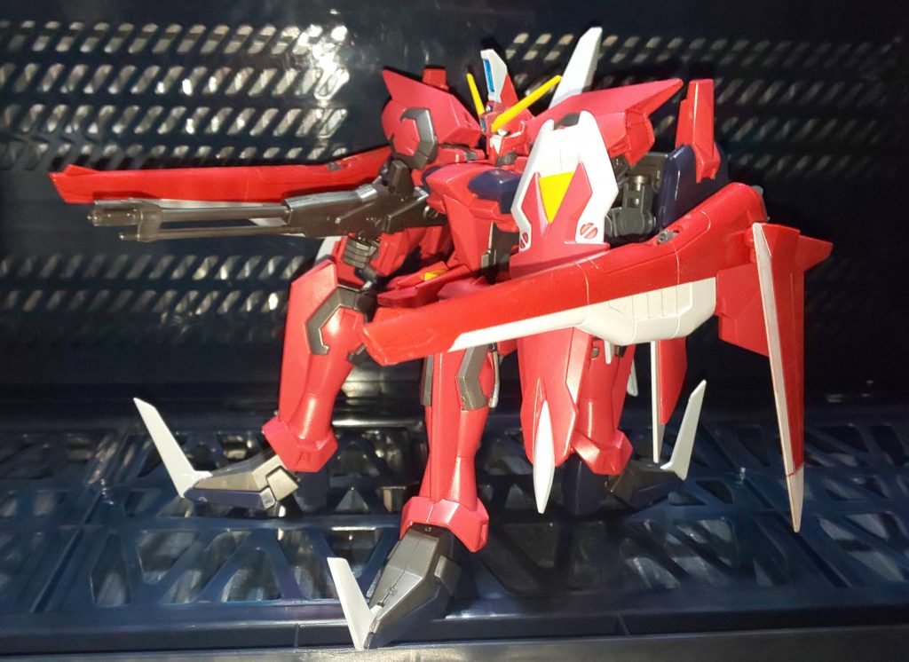 精密射撃形態。
四足となるがあくまで射撃時の反動を抑える為の形態であり、ガイアやロッソイージスの様な移動の為の形態ではない。