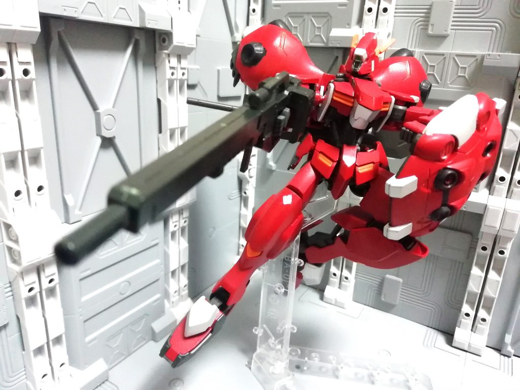 ロングライフル
精密射撃の精度を上げるため一丁のみ装備