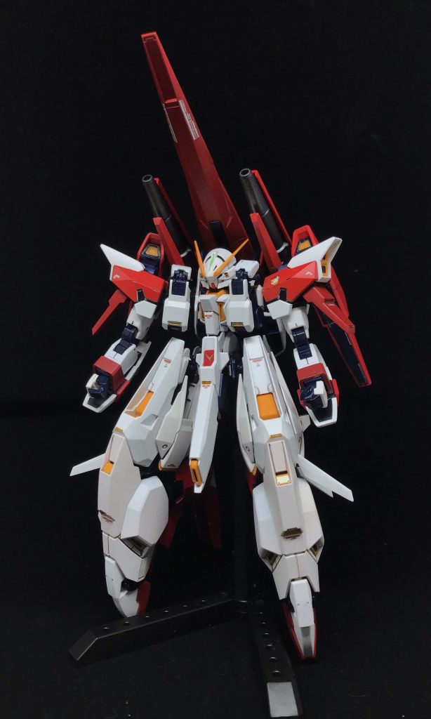 背中にシグマシスロングキャノンをマウントできます。