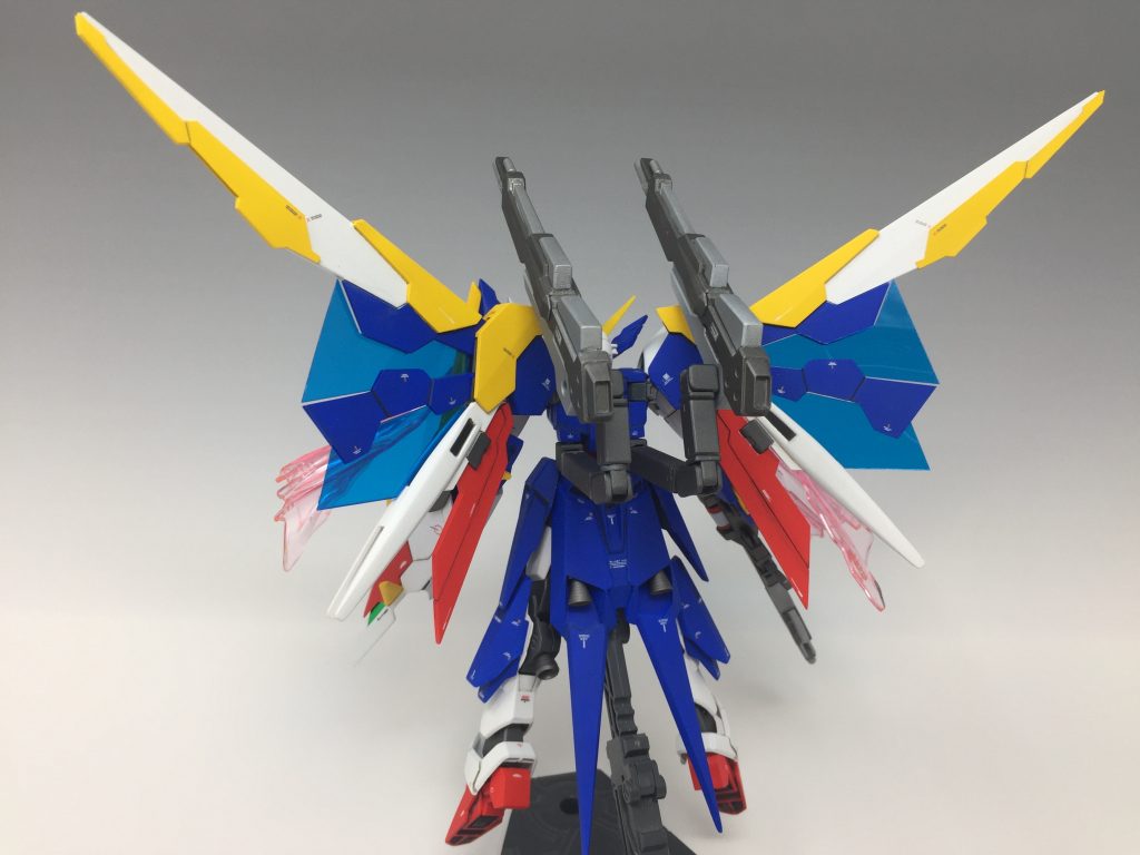 ここっ!!これを見てっ!!ツインテール似合うでしょ?シュッと後ろに伸びた尻尾がツバメの様でしょ?放射状に伸びたウィングと、この尻尾とキャノン砲がマッチしとるがなっ!!絶対ウィング系ガンダムに似合うってば。皆さんもお試しあれ〜。
ぜひ、新しいガンダムの機体にはツインテールをデフォルトで装備させて下さいっ!!よろしくデザイナーさんっ!!なにとぞっ!!