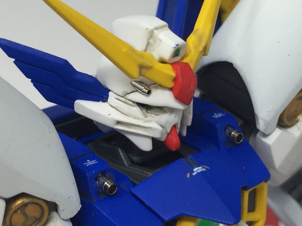 今回始めてHiQパーツさんのガンマズルを頭部バルカンと肩部マシンキャノンに使ってみました。