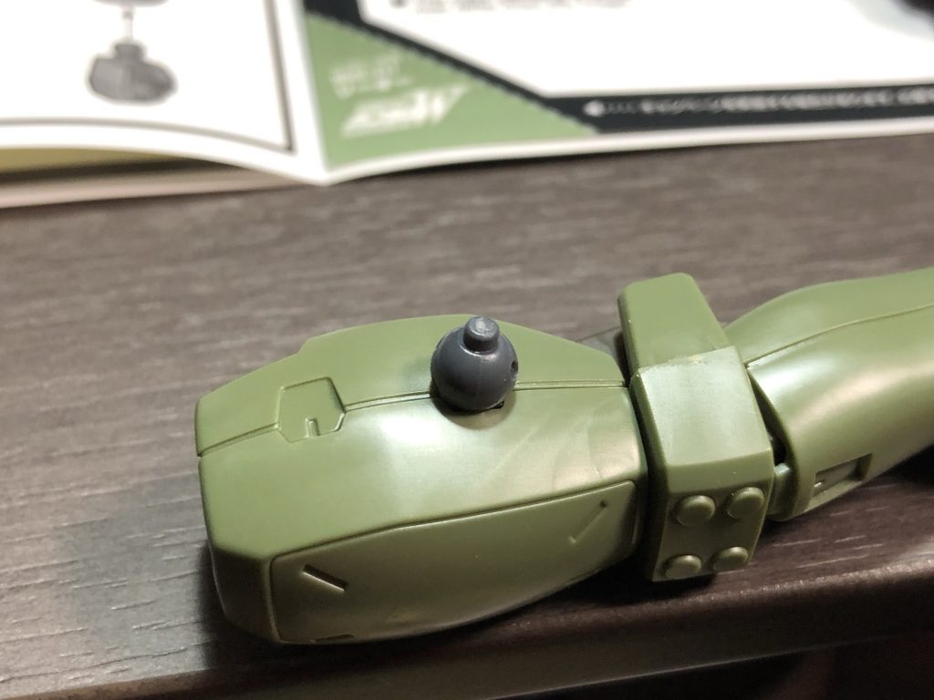 ・チェーンソーマウント部の加工について
穴がありましたが加工なしでは固定できなかったので削ってどうにかはめ込みました。
