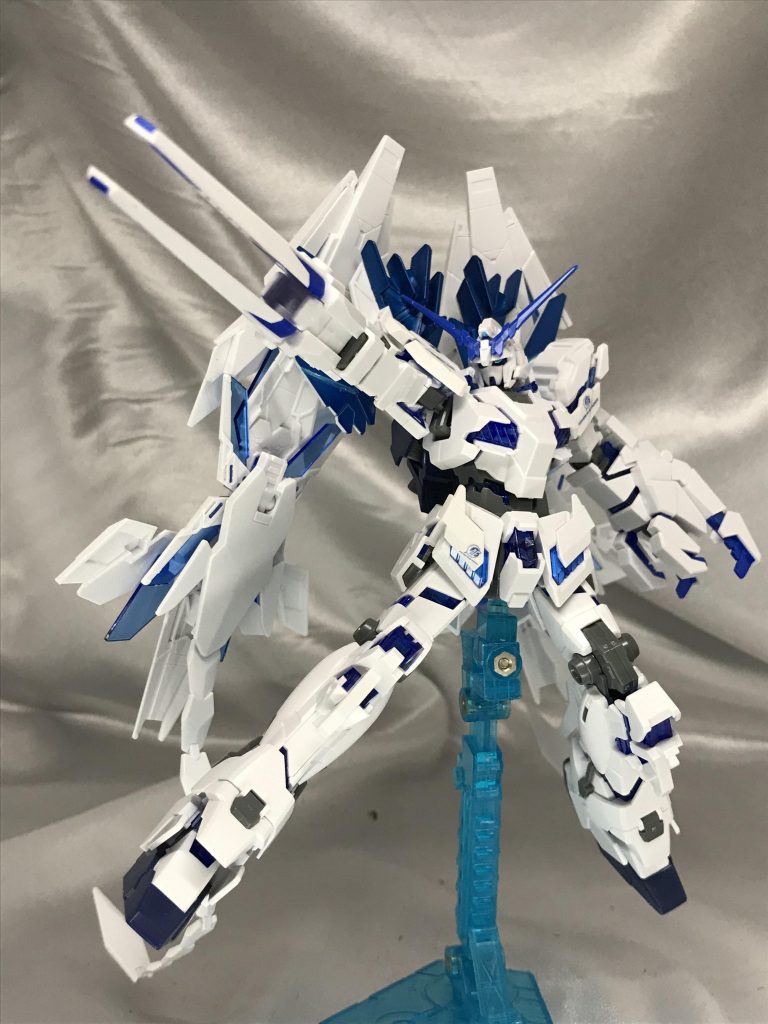 この武器結局マグナムより強いのか弱いのか。
展開した状態、結構悪くないんですよね。
もう一つ買ってバンシィVerにして手をこっちに固定してもいいかも。