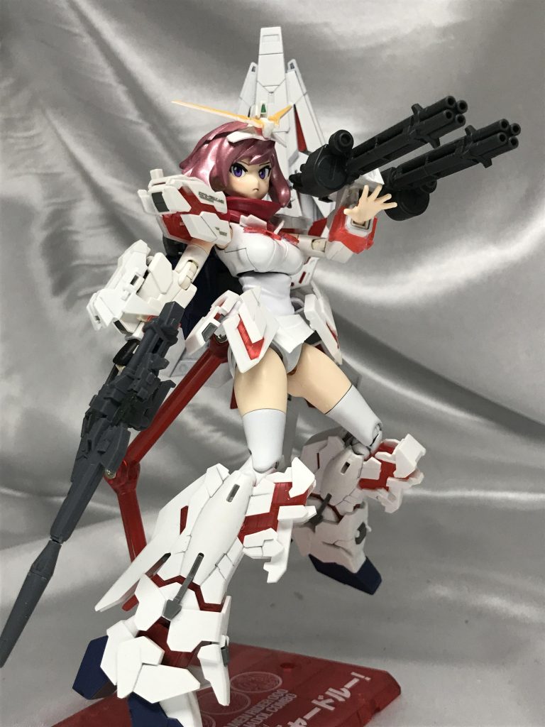 ツインビームガトリングガン。
へビーアームズ大好きマンの私からしたらユニコーンにこの武器が出たときはもう歓喜しまくりました。
小説予約し忘れてガトリング買い逃したのはいい思い出。