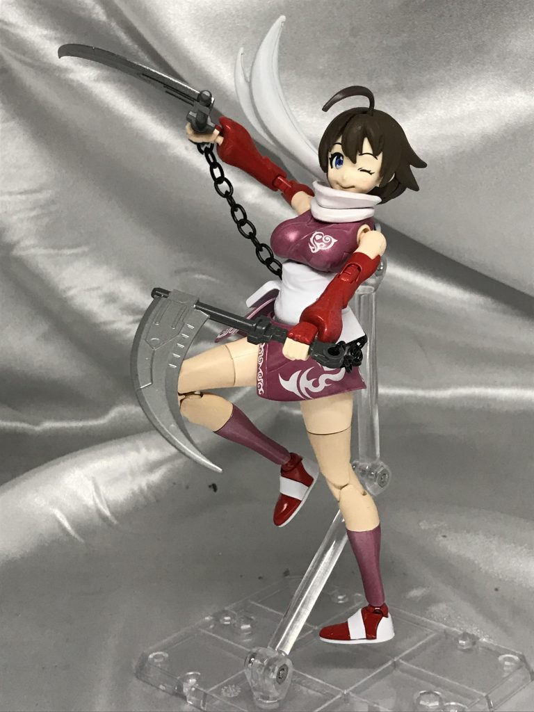 アヤメさんの方がアレが、その、大きいんですね…
よりグラマーな体系になりました。
アヤメさんのシノビ装束が堅実な忍者だったので、対比としてド派手な色にし、デカールを貼って印象を変えました。