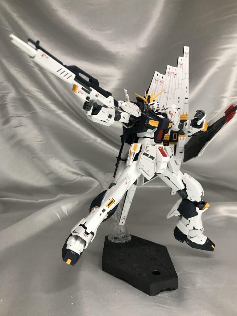 時間を忘れてポージングしてました(笑
特に長物も、大型武器もいらない、一番ライフルが似合います。