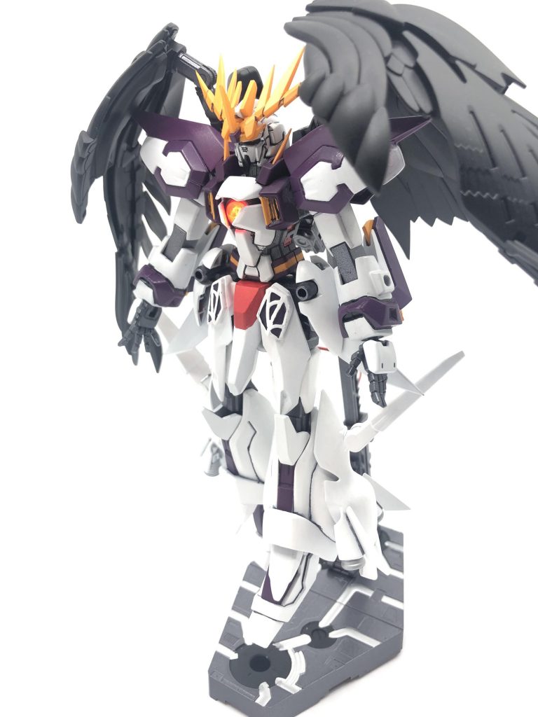 組み合わせは、頭:バンシィ、胴:キュリオス、腕:イージス、下半身:リバウ、背面:ウィングゼロカスタム(RG)