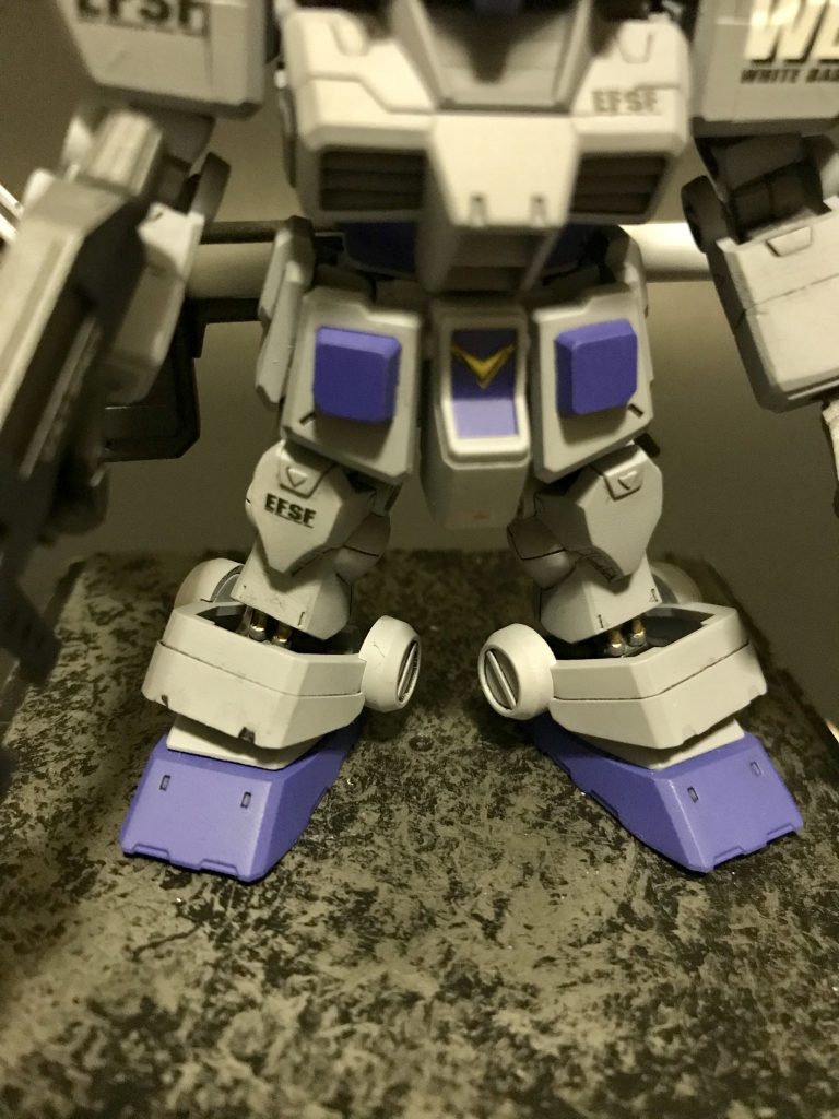 わかりづらいですが、足首にシリンダーも追加しました。